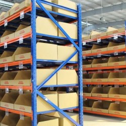 Shelves do not use pallets Shelves do not use pallets