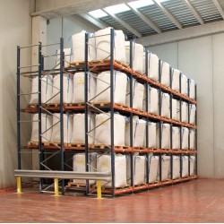 Sliding pallet shelves Sliding pallet shelves