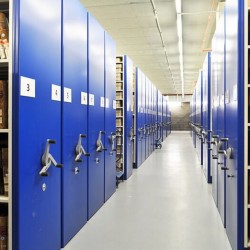 Automatic sliding shelves Automatic sliding shelves