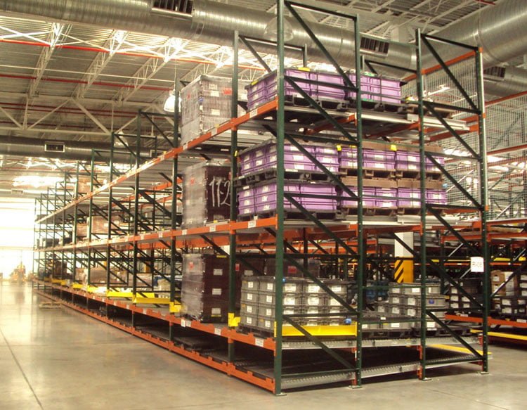 Sliding pallet racking system