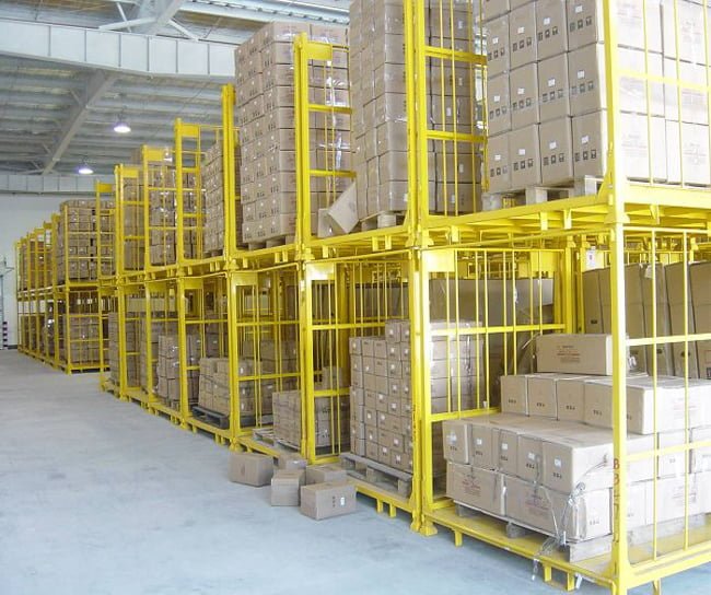 Stacked pallet racking system