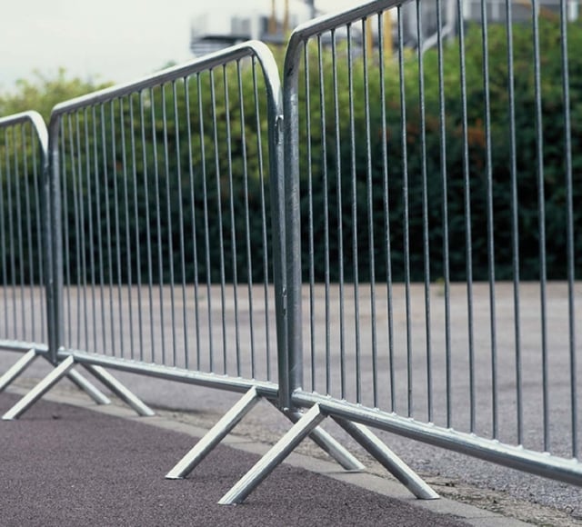 Traffic barrier system